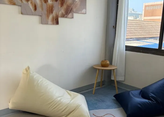 Friendly @ Commonwealth Apartment *