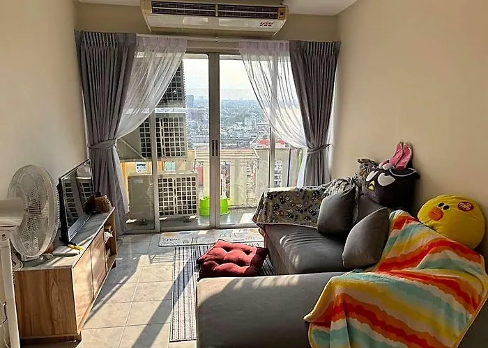 Apartment Friendly @ Commonwealth *