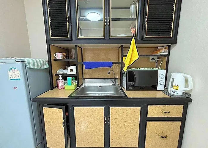 Apartment Friendly @ Commonwealth *