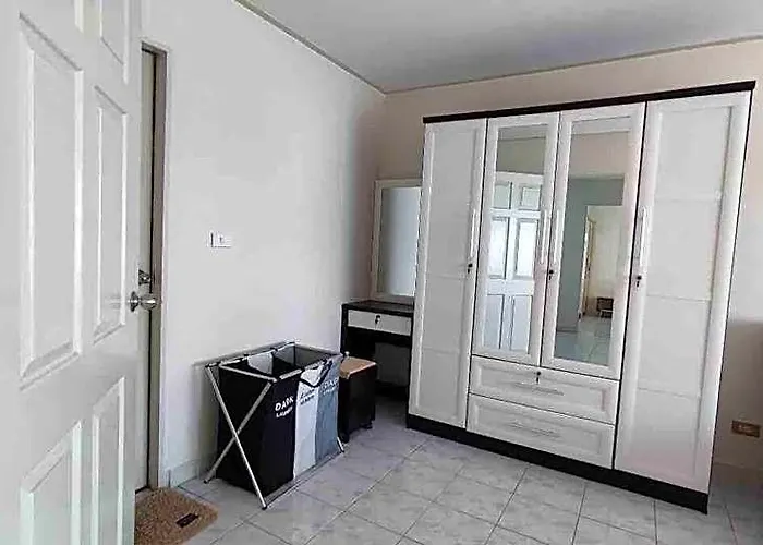 Apartment Friendly @ Commonwealth Bangkok
